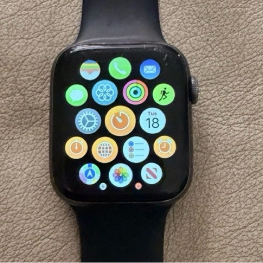 Apple Watch A2095 (Used) Wifi + Cellular